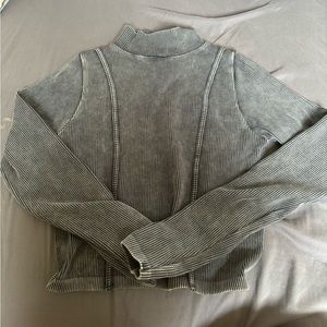 Long sleeve crop top